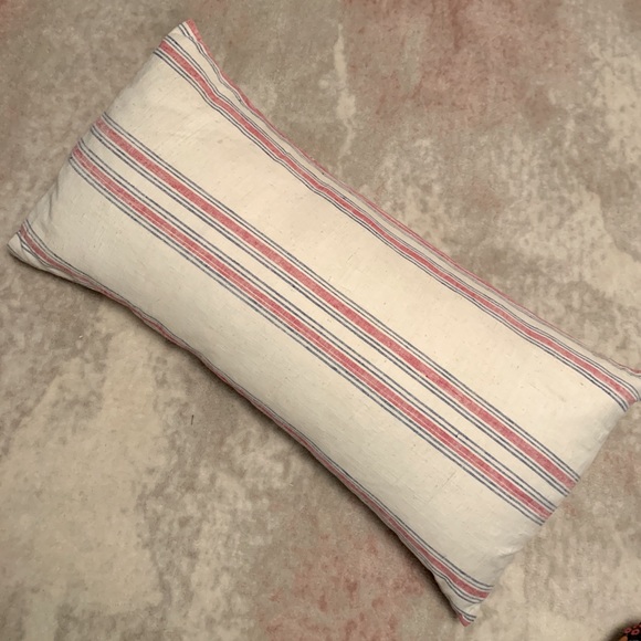 Vintage Farmhouse accent pillow - Picture 1 of 6